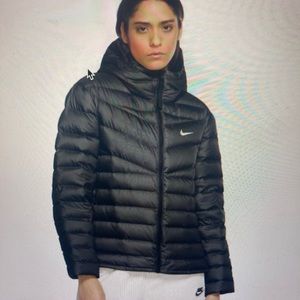 Nike Sportwear Down-fill Women’s Windrunner jacket